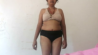 Desi Bhabhi Caught Husbanf Is Fucking His Office Secretary She Fucked Father in Law