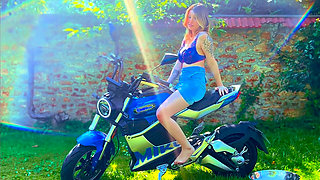 Motorcycle Pussy Rub Wet Tease & Orgasm