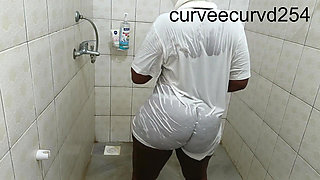 We Got Wet Twerked Sucked and Fucked: Bathroom Romance