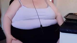 Ssbbw enjoys donuts from her boss