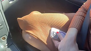(ITA) ITALIAN GIRLFRIEND CHEATS on her partner in the CAR with his friend