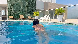 Beautiful Colombian Tourist Plays and Gets Fucked by Stranger She Meets at a Very Prestigious Resort