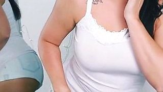 Brunette Solo Webcam Masturbation