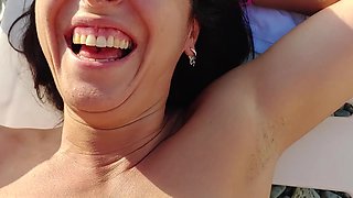 A seaside encounter, vacation in Cilento, spoken in Italian.
