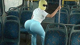 Petite Big Ass Girl Twerking in Light Blue Leggings on the Bus