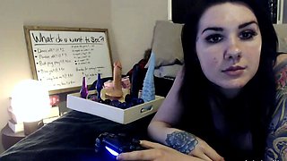 Homemade amateur webcam babe masturbating