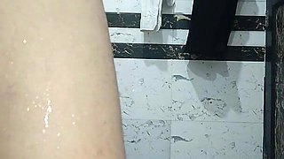 Priya Bhabi Sexy Bath Show