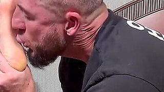 Licking Goddess Luna's Size 8 Feet!