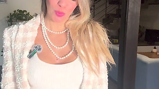 Who wants to massage Polly Gardel?