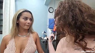 Sucking to Indulge the Queen