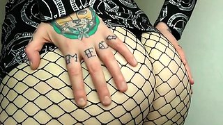 Big-Ass Tattooed Amateur's Solo Webcam Show