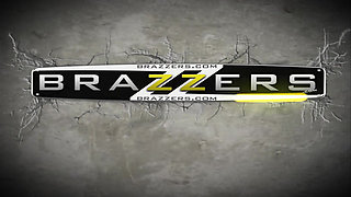 Brazzers University - Courtney Cummz Asks Her Professor Keiran Lee to Help Her Make Her First Porn