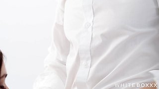 Lewd vixen Lisa Belys breathtaking X-rated scene