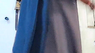 Hijabi muslim kinner hijda try to masturbate impotent penis