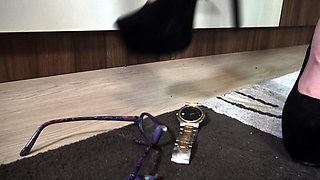 kirstin enjoy crushing a doll