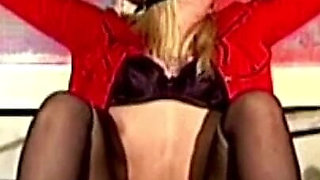 Dominique Spreadlegs