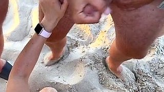 Elisa Dreams - Bukkake et sexe a la plage