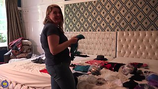 Curvy Amateur Housewife Getting Wet By Herself