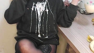 I Fill My Stomach with Food