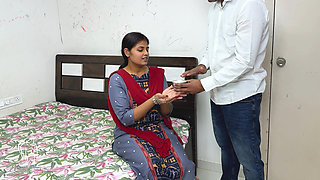 Komal's Neighbour Came to Ask for Sugar, but May Had Gone to the Toilet