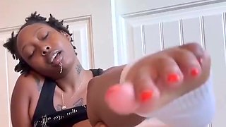 Ebony Cockslut Is Addicted to Daydreaming About Being Plumbed