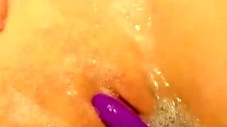 Very hot amateur thai teen girl toying her pussy on cam