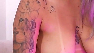 Colombian MILF Masturbates with a Large Dildo Until She Squirts