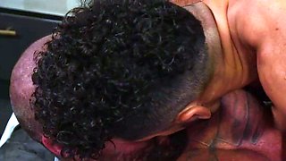 Muscled DILF gets assfucked by lover