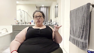 Plump Paradise: Snack N Chat