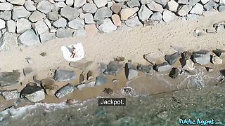 Elite Liz Rainbow at public agent clip