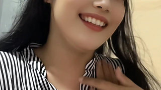 Young Mom's Handjob Is so Good It Makes Me Squirt