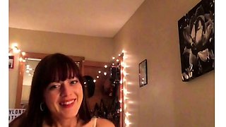 Sexy hottie Anetta Keys enjoys a solo toy masturbation