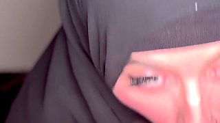 Hijabi Wife Sucks a Black Cock in Secret