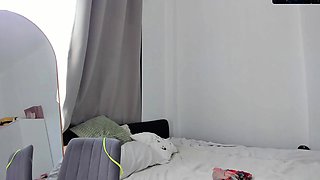 Amateur brunette ariana marie solo toying