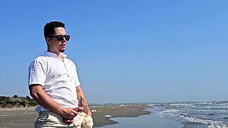 Colombians have sex on a public beach - Mariana Martix and