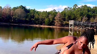 EBONY COUGAR TWERKING ON THE BEACH IN A SWIMSUIT