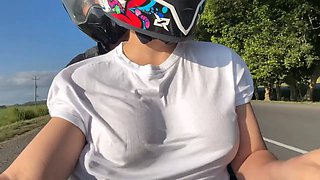 Picking up my favorite client from DIDI Without a bra, I Convince him and I suck it!