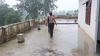 Apne he stepsister ki friend ko virgin pussy fuck kiya or pussy ros nikal kar jiv se chata,gud ki ros pilaya..