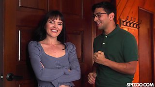 Ultra-kinky COUGAR Krissy Lynn Puss Munches Before Stiff Shagging