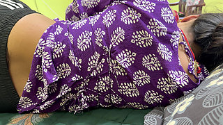 My big sister was angry, we shared single bed, full Hindi audio