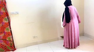 Egyptian Maid Aria Mia Gets Fucked Hard By Owner While Cleaning The Room - BBW Homemade Sex