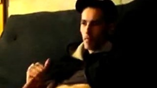 Amateur Twink Bates Masturbating