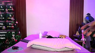 Amateur Webcam Teen Flashes Masturbates