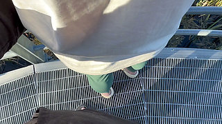 I met this Russian girl in a public park , And no resistance to play her a bit