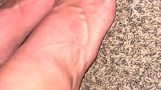 Veiny Feet After Shower - Silent Tease by Ivys Feet Footivities