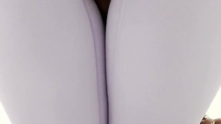 In the Toilet Bouncing Holding My Wee as Long as I Can Pissing My Leggings