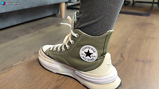 She Sadistically Demolishes His Useless Huge Testicles by Kicking and Stomping! New Shoes! - Dave Moon - Mia - Bbusting