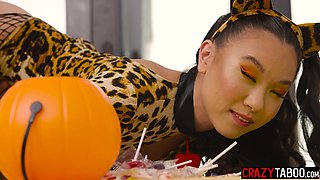 Fill my tight pumpkin with your candy