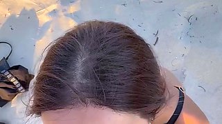 Sarah Henderson Blows a Cock In Public Beach