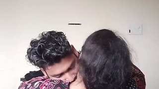 Full Video of a Young Girl She Get Naked and Give Her Phussy to Boyfriend in Hotel Room